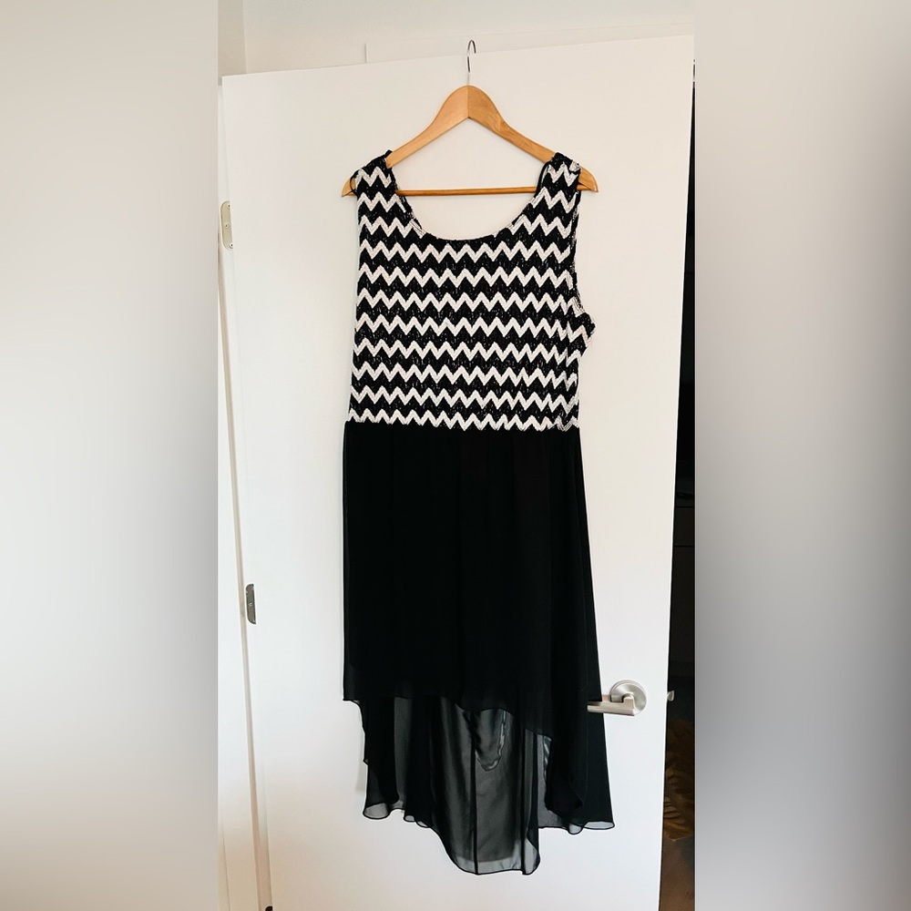 Plus Size 2X Brand new silver and black cocktail dress
